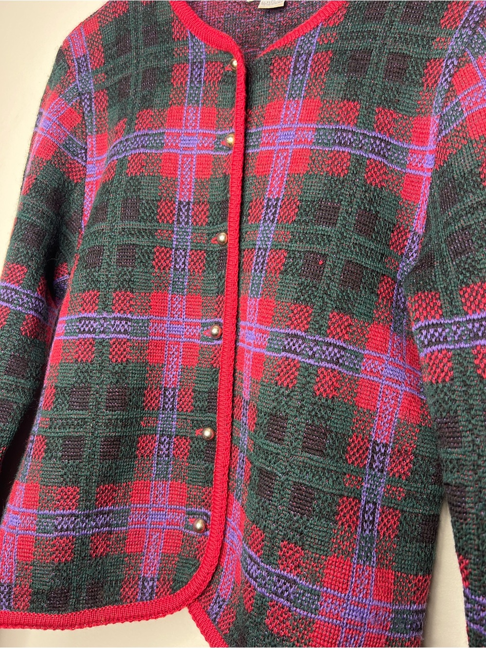 Vintage 100% Wool Cardigan Plaid Nordic Red Green Gold Buttons Size M Old Money - Picture 7 of 13